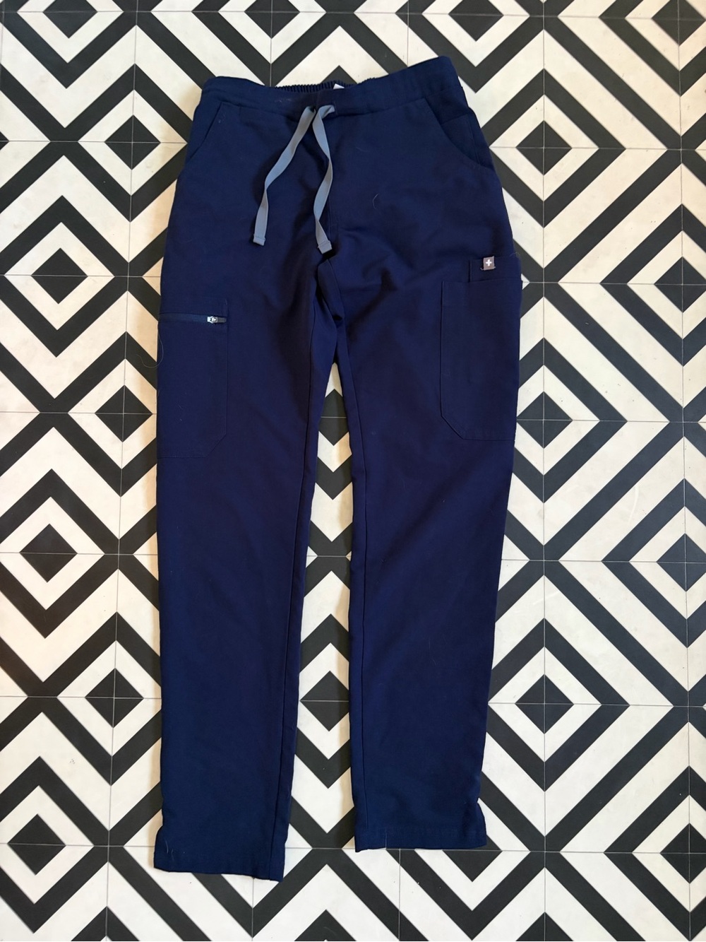 Women’s Navy Figs Yola Scrub Pants like new XXS
